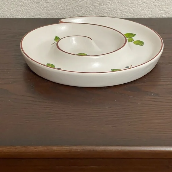 Vintage Shonfeld’s ceramic olive/appetizer dish - Picture 7 of 10